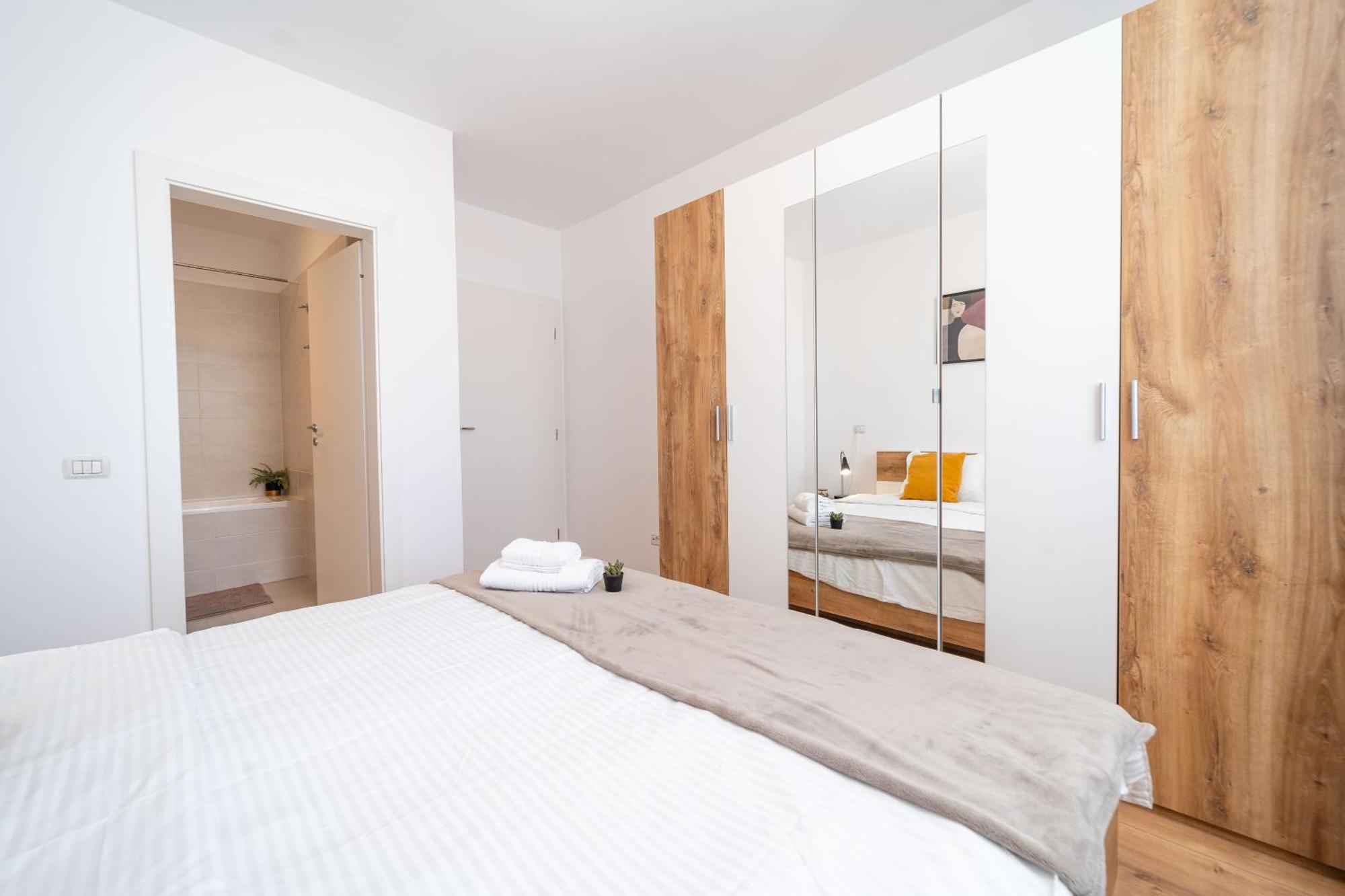 Modern Apollus Avenue - By Openhouse Apartments ティミショアラ エクステリア 写真